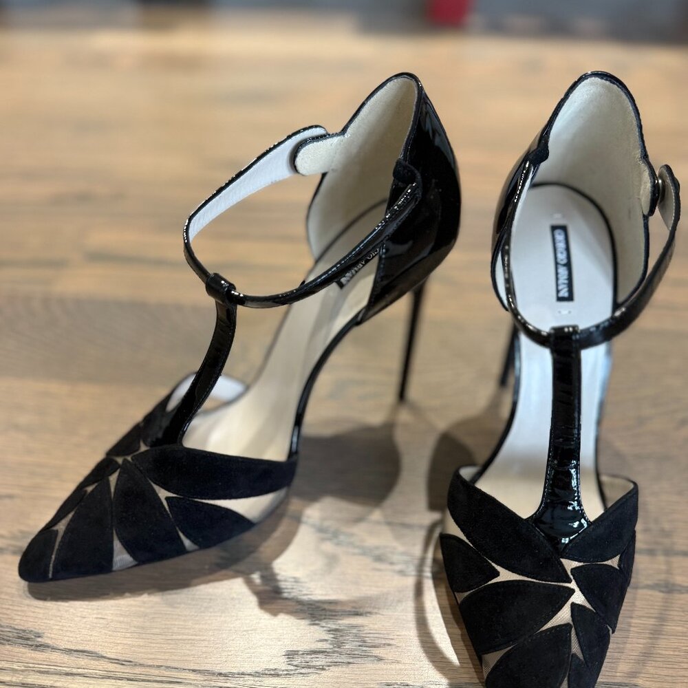 NWOB Giorgio Armani Suede Lasercut T-Strap Heels - Sz 9/40